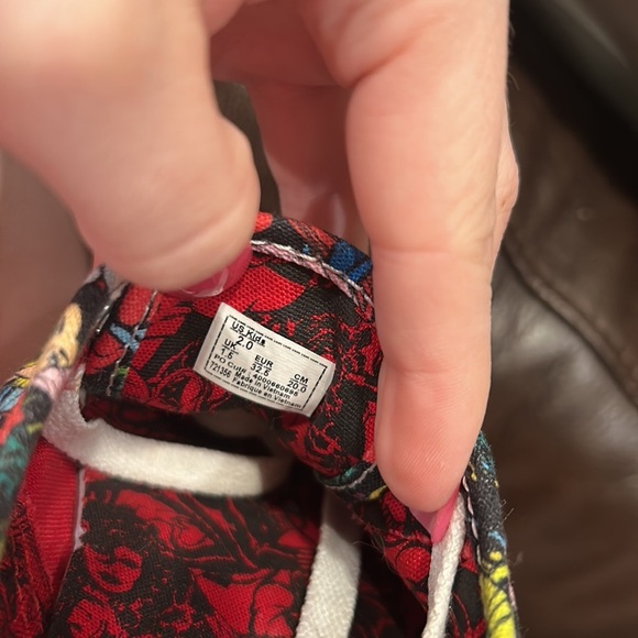 Vans Marvel Colorful Comic Print Sneakers - Picture 9 of 12